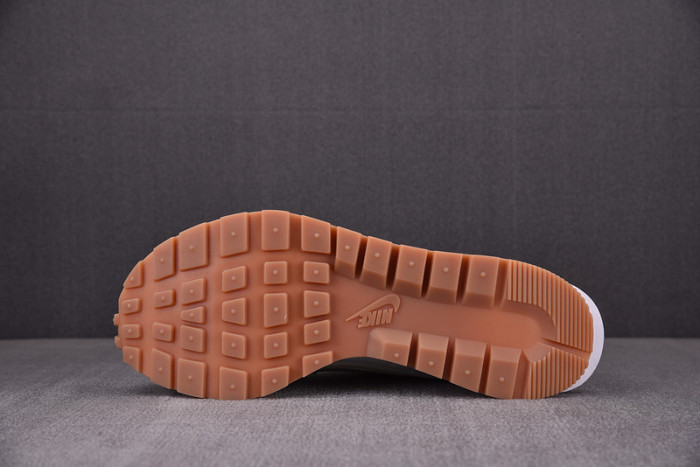 SACAI X NIKE VAPORWAFFLE "SAIL" DD1875-100