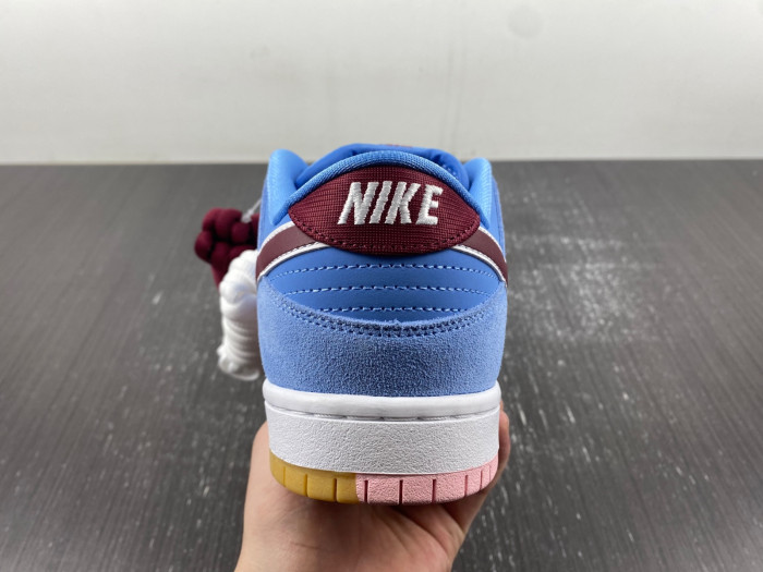 Nike Dunk SB Low PRM “Phillies” DQ4040-400