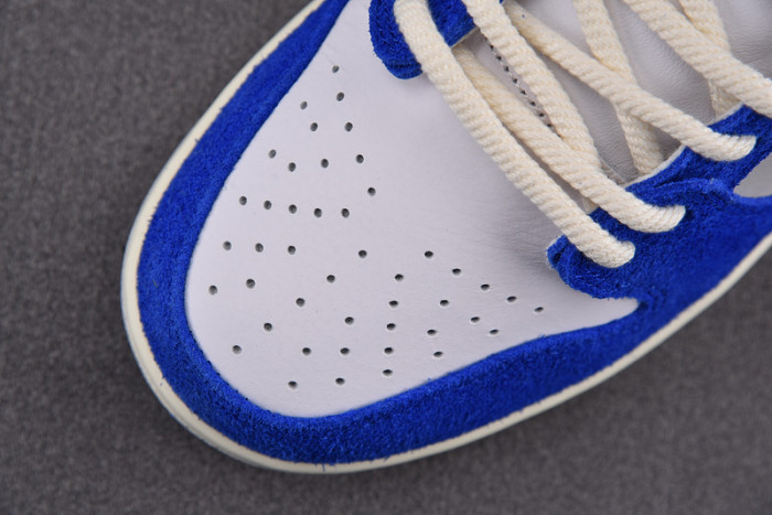 Fly Streetwear x Nike SB Dunk Low DQ5130-400