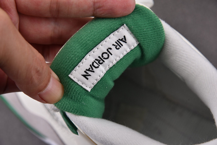 Nike SB x Air Jordan 4 ‘Pine Green’ DR5415-103