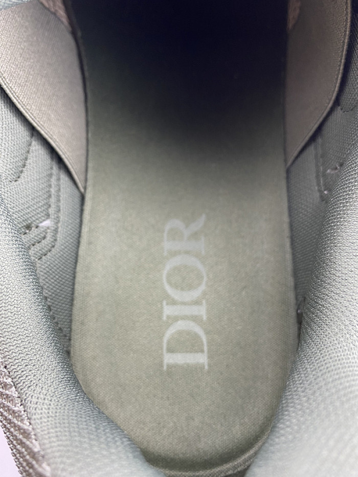 D10R SNEAKER