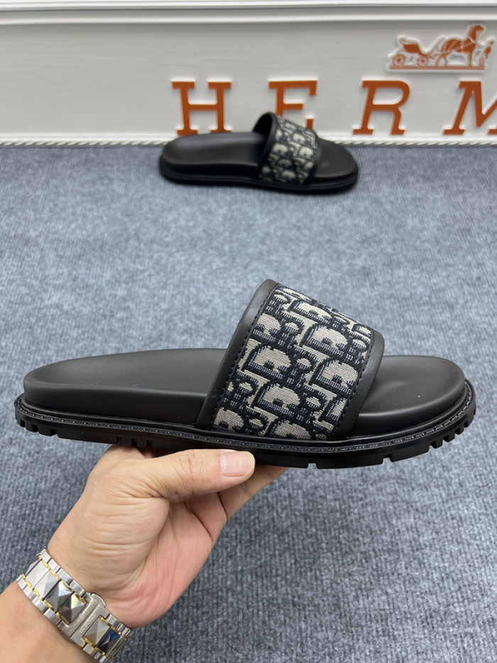 d10r sandal
