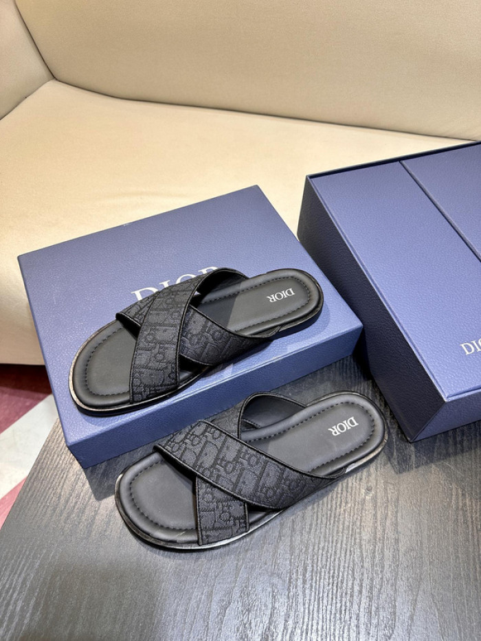 d10r sandal