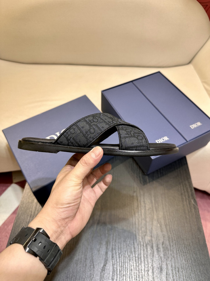 d10r sandal