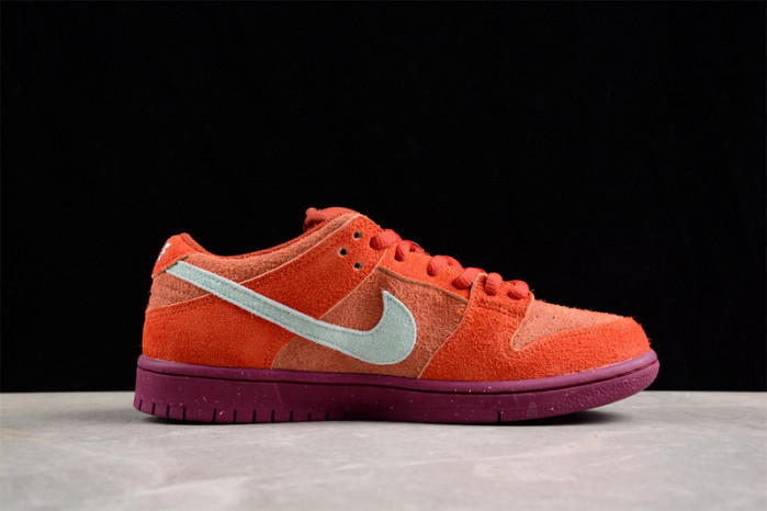 Nike SB Dunk Low “Mystic Red” DV5429-601