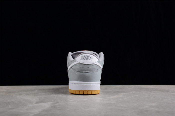Nike SB Dunk Low “Grey Gum” DV5464-001