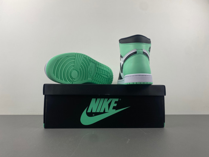 Air Jordan 1 High OG “Green Glow” DZ5485-130