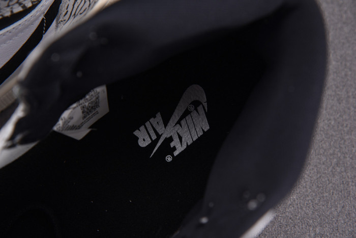 NIKE AIR JORDAN 1 HIGH OG “Elephant” DZ5485-052