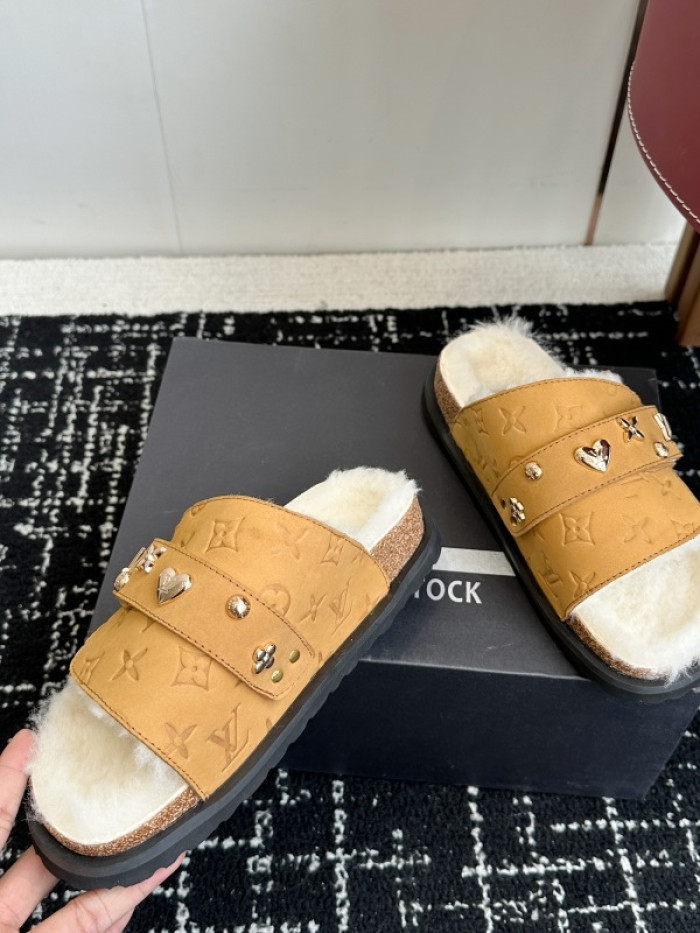 L0VT SANDAL