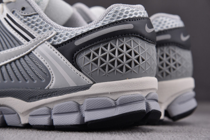 NK Air Zoom Vomero FD9919-001