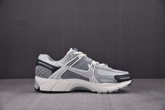 NK Air Zoom Vomero FD9919-001