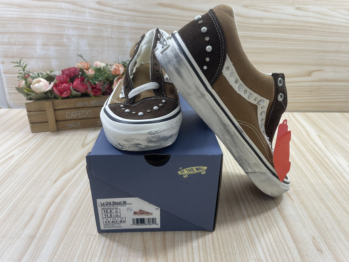 VA& SNEAKER