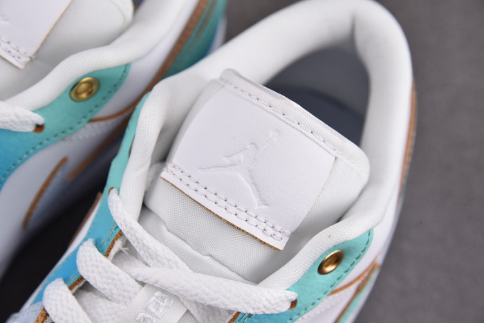 WMNS Air Jordan 1 Low “Emerald Rise” FN8899-131