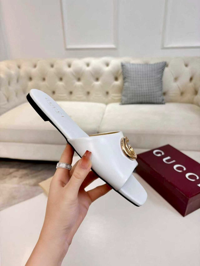 GUI SANDAL