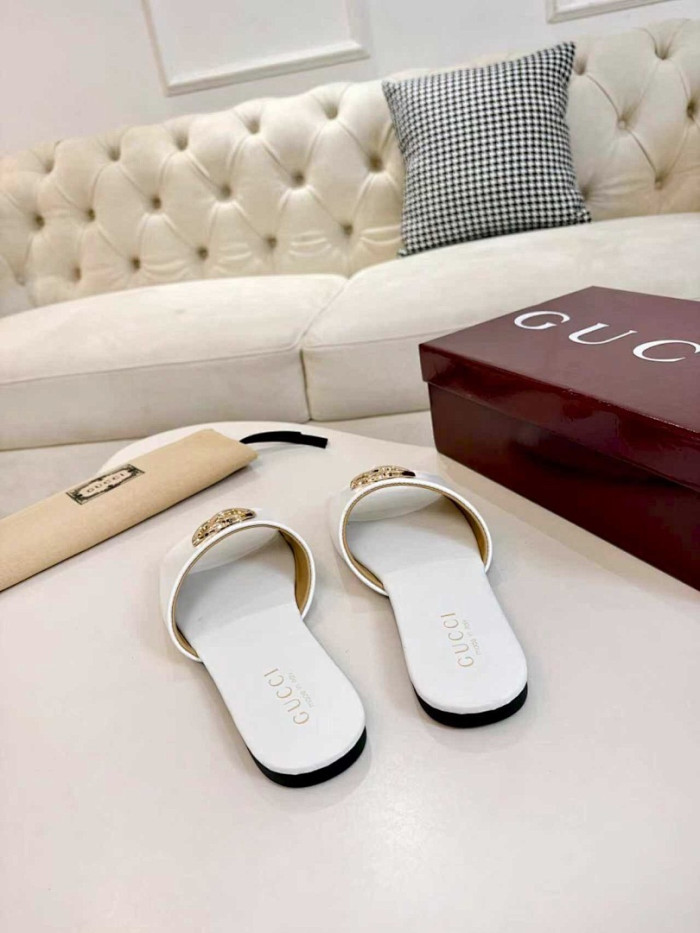 GUI SANDAL