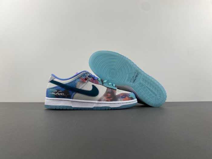 Nike SB Dunk Low Futura Laboratories Bleached Aqua  HF6061-400