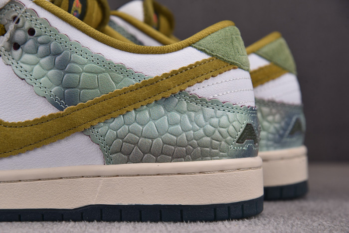 Nike SB Dunk Low Alexis Sablone Chameleon  HJ3386-300