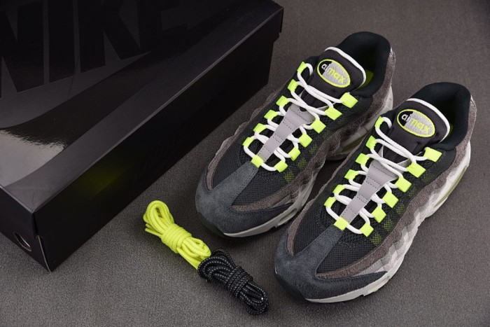 Nike Air Max 95 OG Reverse Gradient Neon HM4738-001