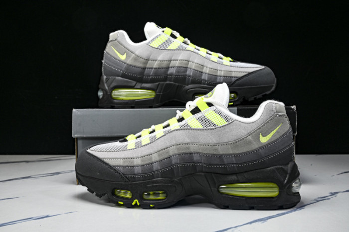 Nike Air Max 95 OG Big Bubble Neon (2025)  HM4740-001