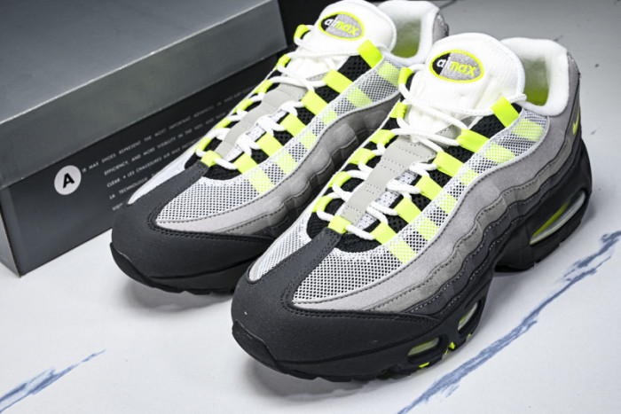 Nike Air Max 95 OG Big Bubble Neon (2025)  HM4740-001