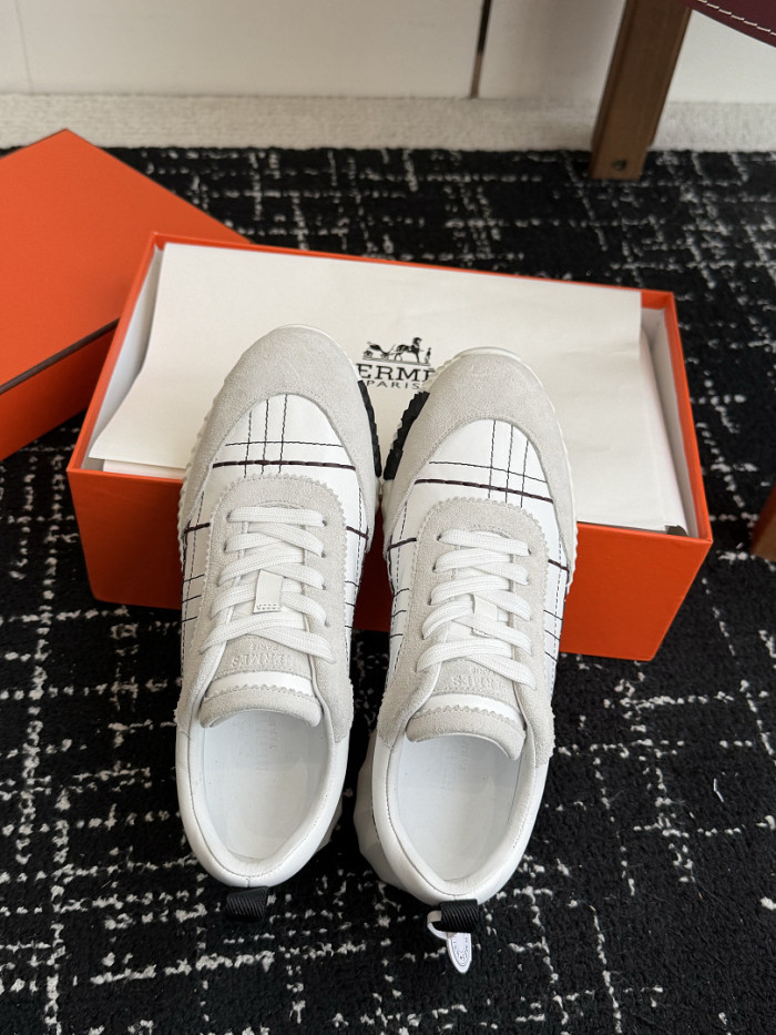 hms SNEAKER
