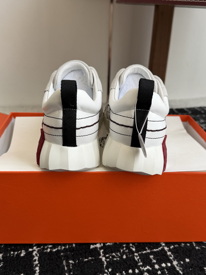 hms SNEAKER