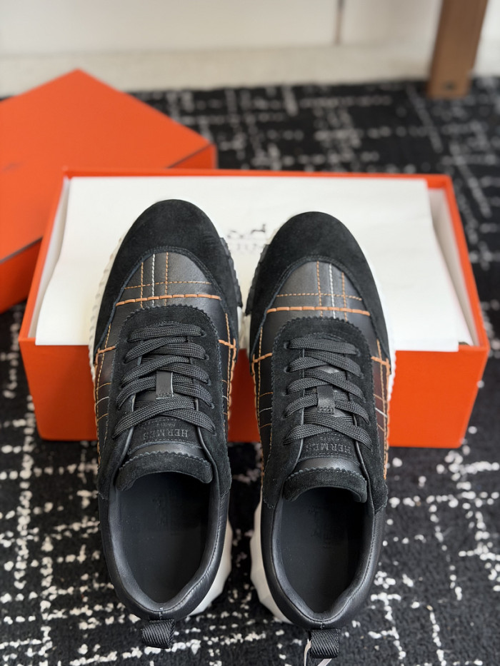hms SNEAKER