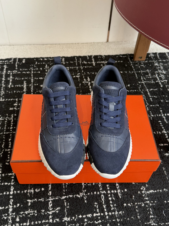 hms SNEAKER