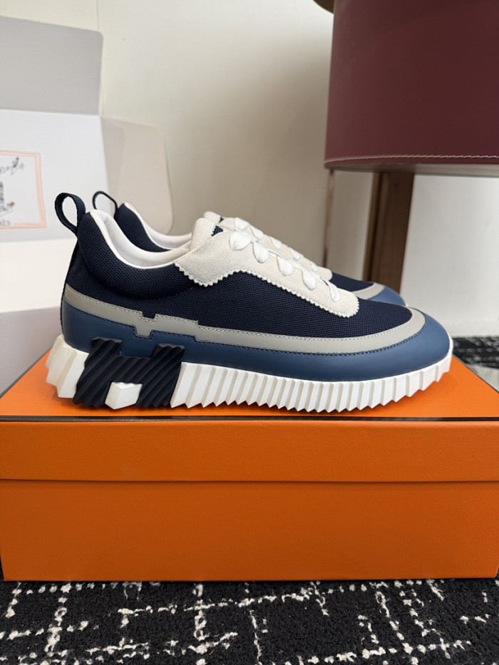 hms SNEAKER