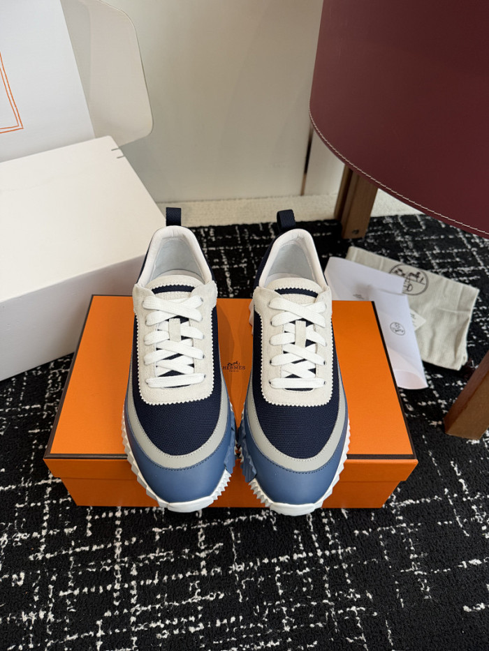 hms SNEAKER