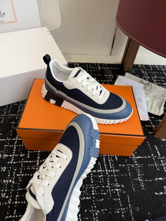 hms SNEAKER