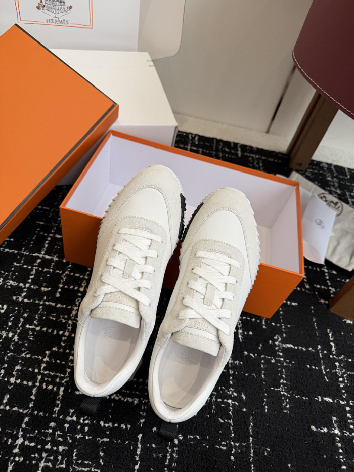 hms SNEAKER
