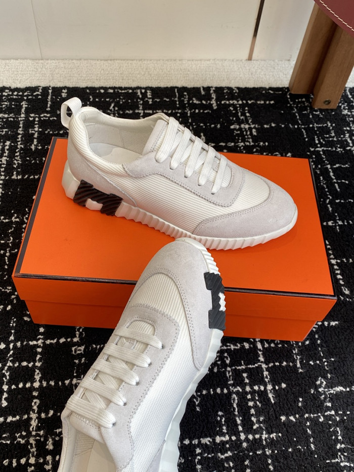 hms SNEAKER