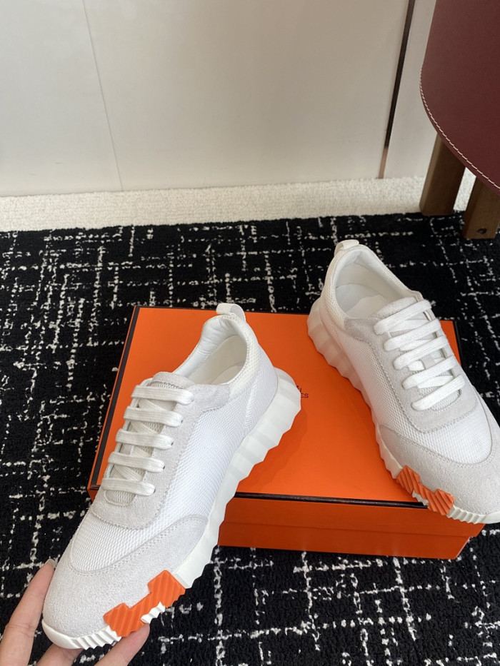 hms SNEAKER