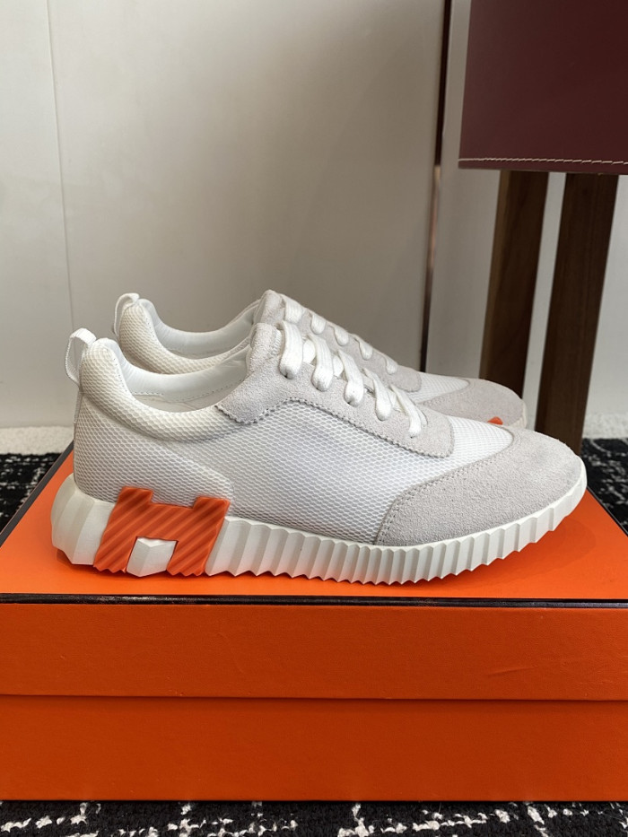 hms SNEAKER