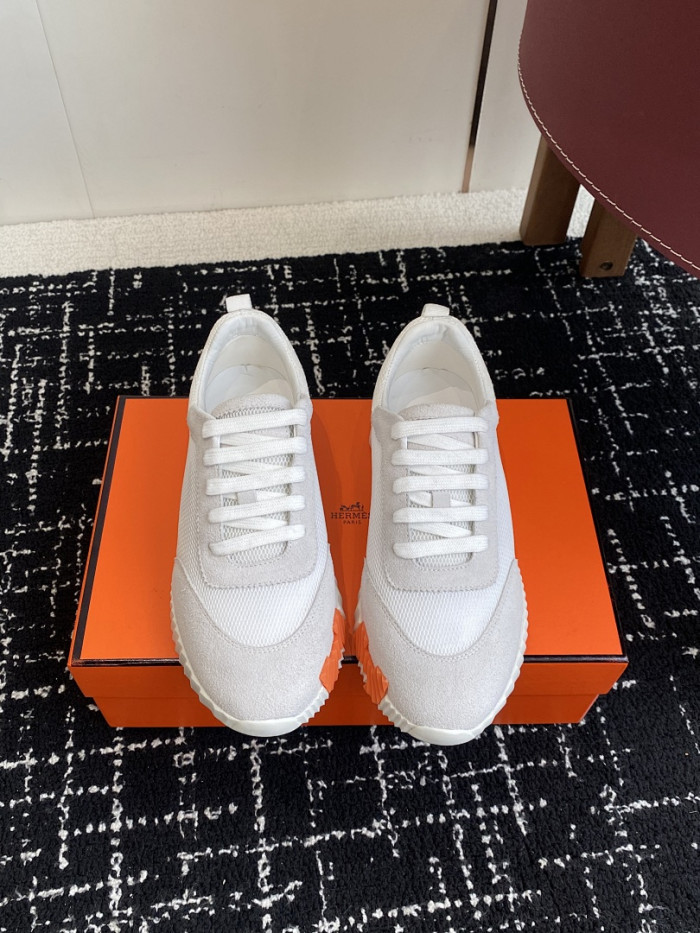 hms SNEAKER