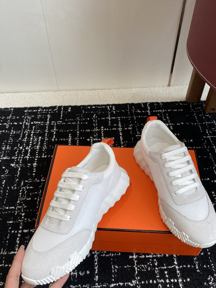 hms SNEAKER