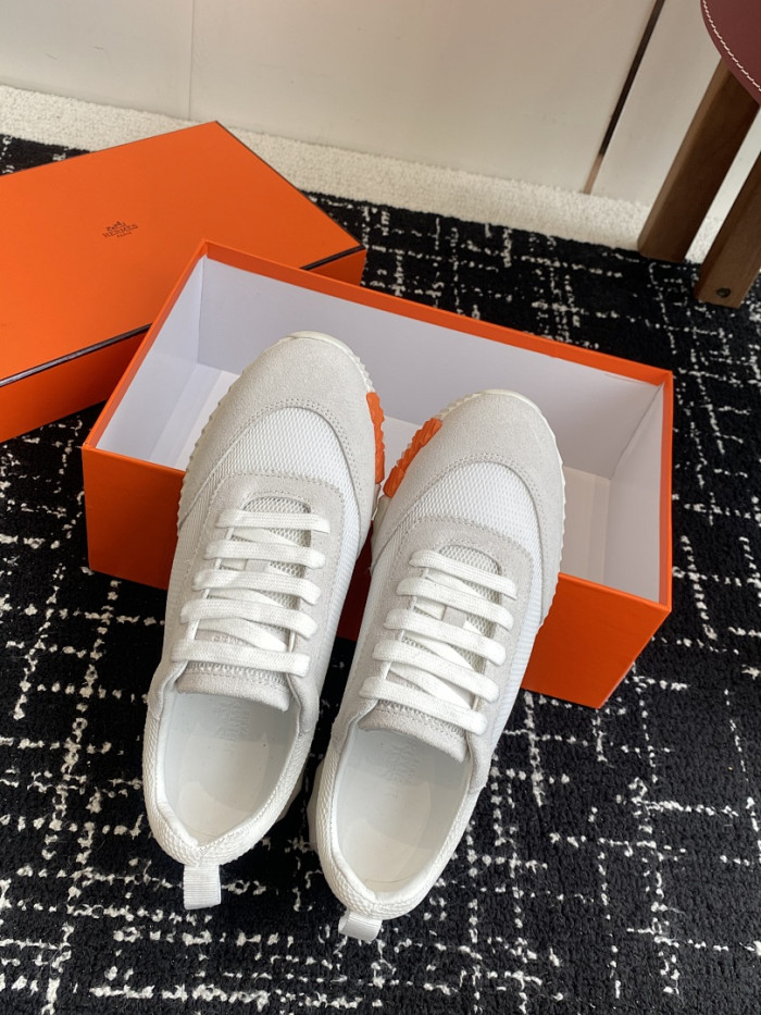 hms SNEAKER