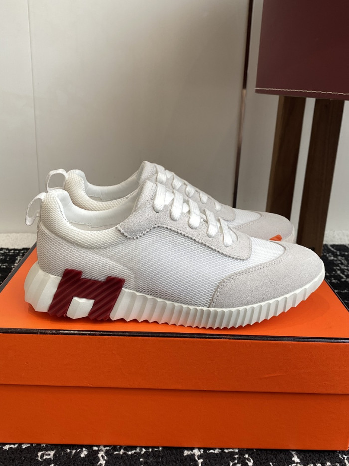 hms SNEAKER
