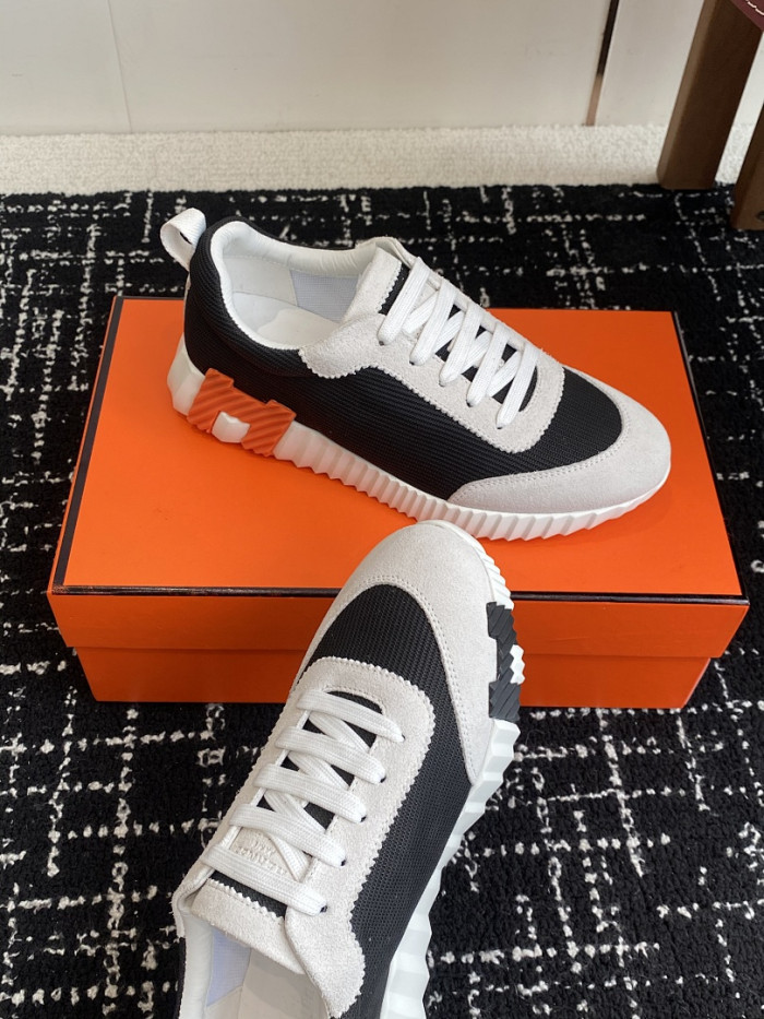 hms SNEAKER