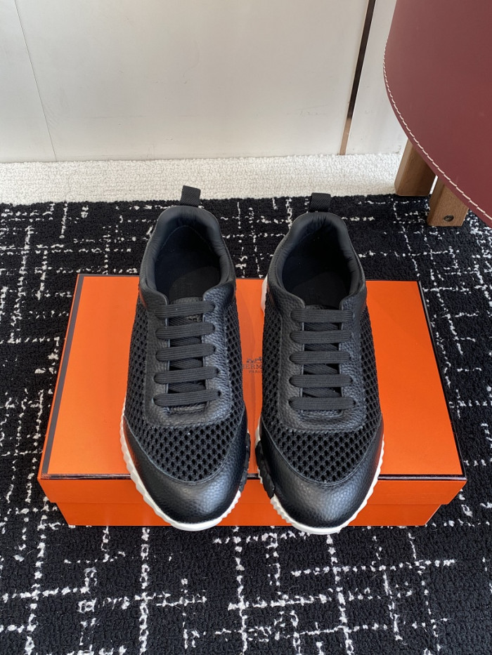hms SNEAKER