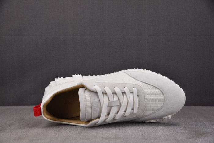 hms SNEAKER