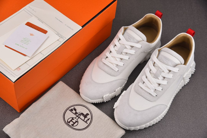 hms SNEAKER