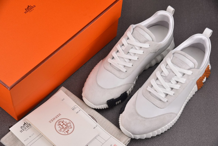 hms SNEAKER