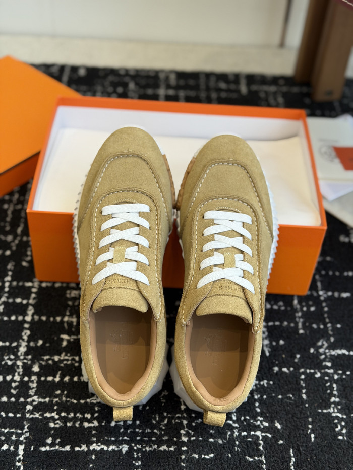 hms SNEAKER