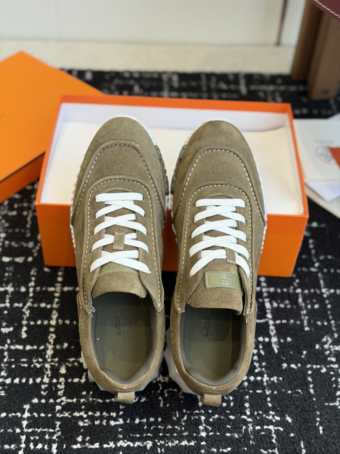 hms SNEAKER