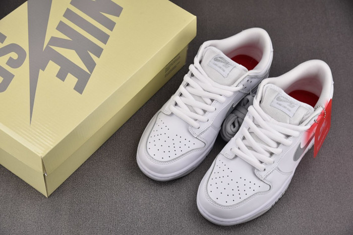 Nike SB Dunk Low S*pr1m1 94 White Metallic Silver  HQ8487-100