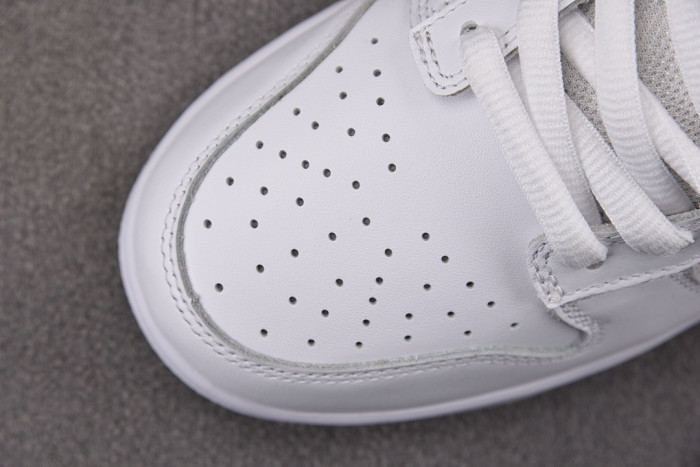 Nike SB Dunk Low S*pr1m1 94 White Metallic Silver  HQ8487-100