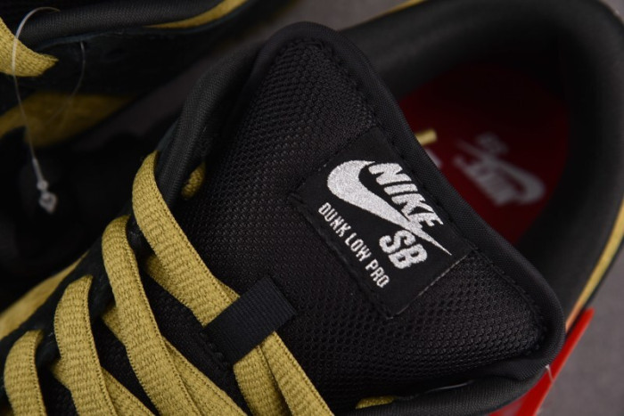 Nike SB Dunk Low S*pr1m1 94 Camper Green HQ8487-300