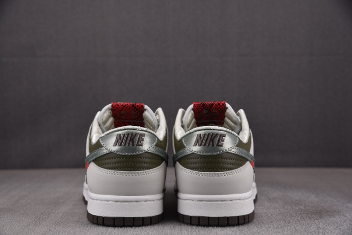 Nike Dunk Low “Year of the Snake”  HV5980-231